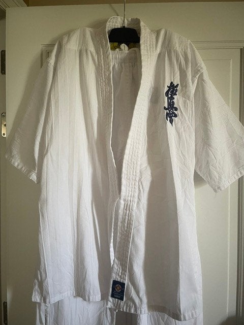 kimono de karaté, Enlèvement ou Envoi, Costume d'arts martiaux, Taille XS ou plus petite, Comme neuf