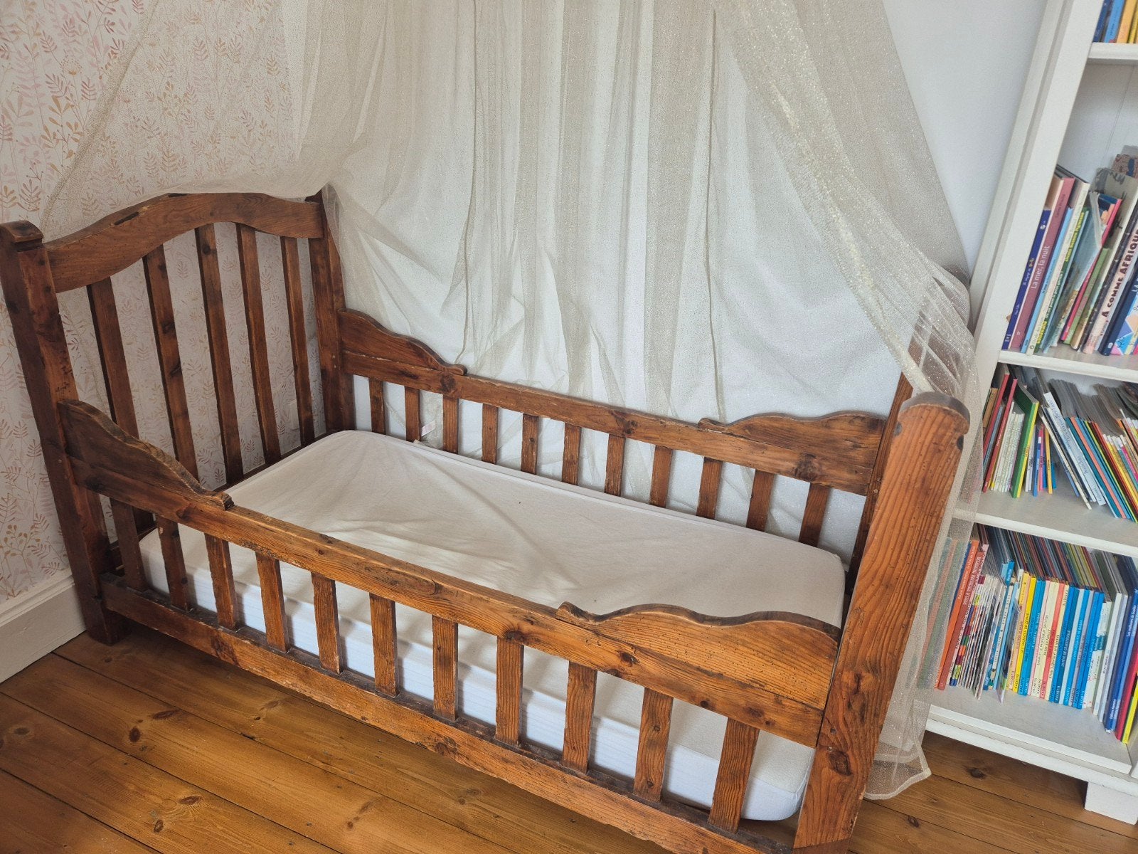 Lit enfant en bois, Enfants & Bébés, Chambre d'enfant | Lits, Matelas
