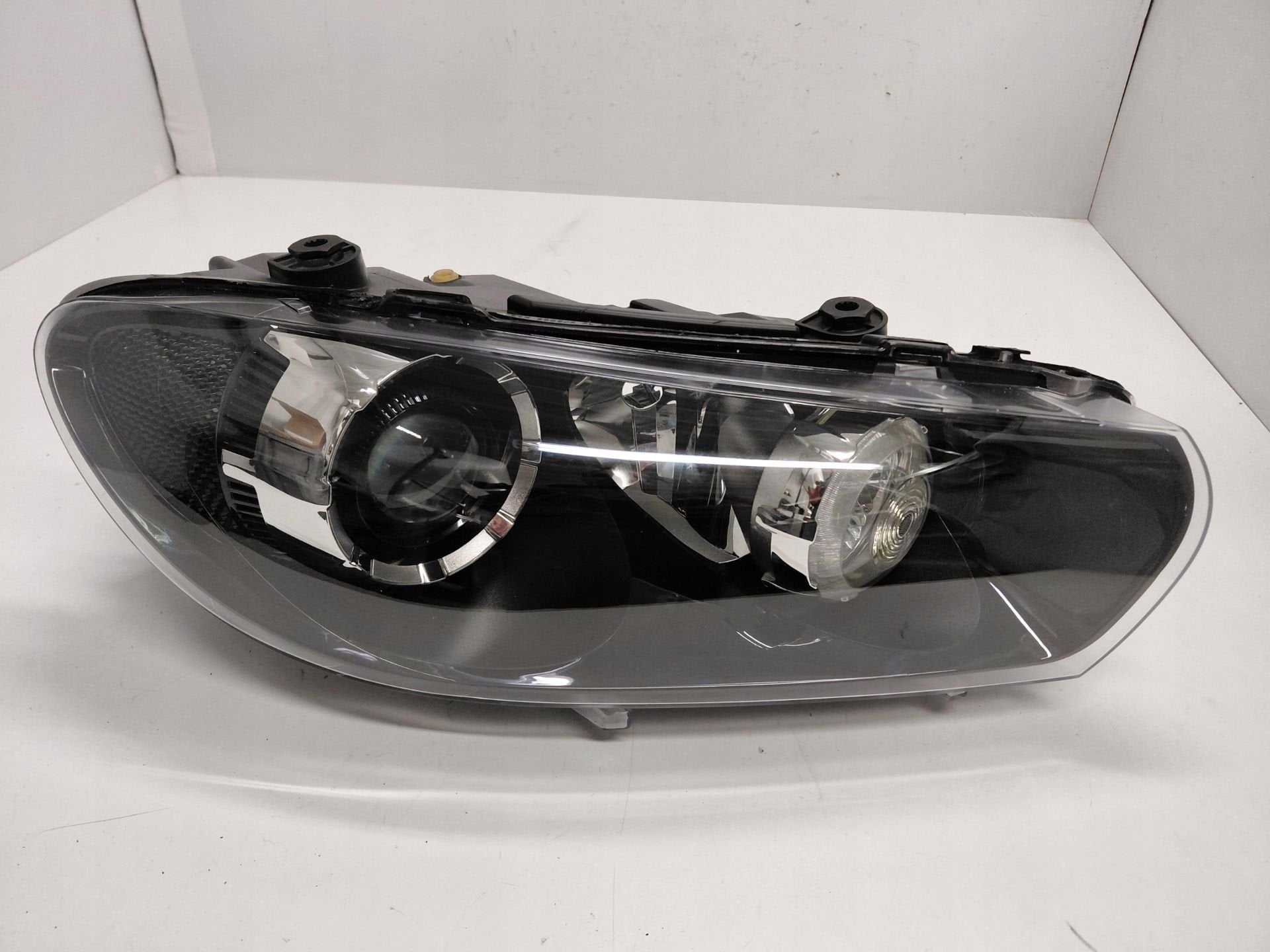 Phare droit VOLKSWAGEN Scirocco 1K8.941.032.J, Volkswagen, Volkswagen AG, Vw@volkswagen.de, Utilisé