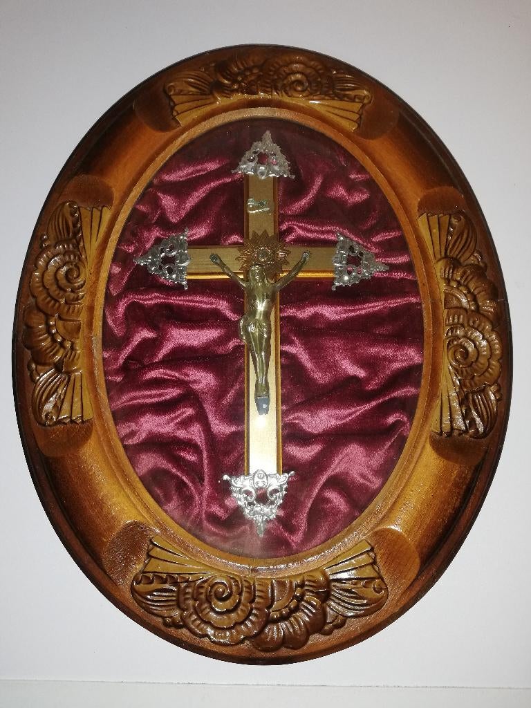 Crucifix encadré sous verre bombé, Enlèvement ou Envoi