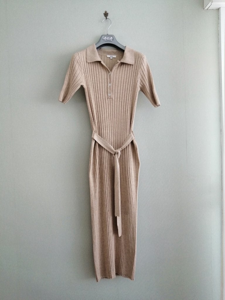 jolie robe Sora taille XS, Vêtements | Femmes, Enlèvement ou Envoi, Beige, Sora, Comme neuf