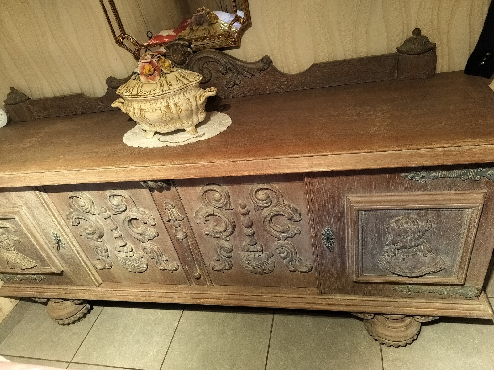 dressoir, Enlèvement
