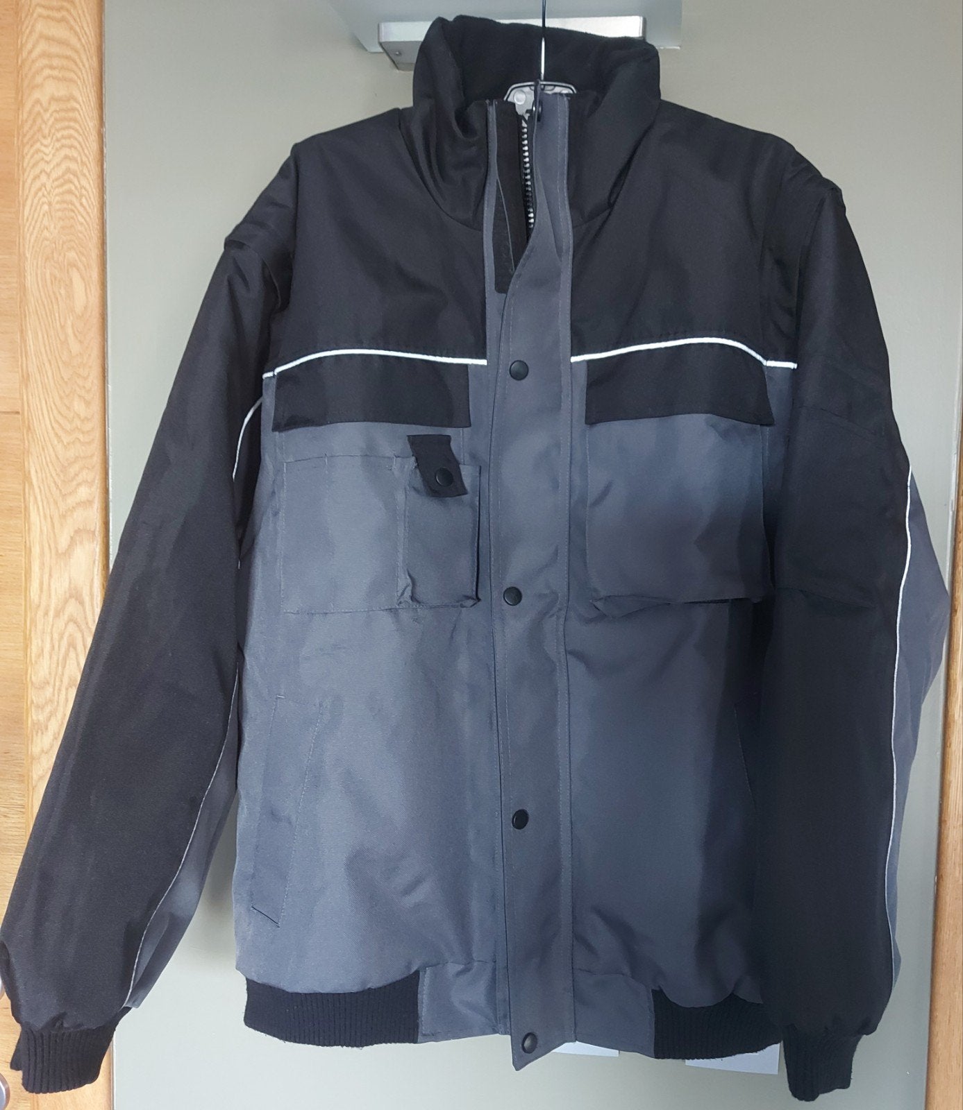 NEUVE ! VESTE DE TRAVAIL GRIS ET NOIR. TAILLE  L, Enlèvement ou Envoi, Gris