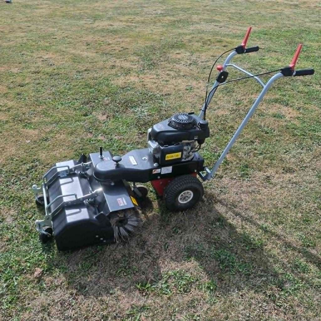 LIMPAR veegmachine - Honda motor, Tuin en Terras, Ophalen, Zo goed als nieuw, Tielburger Limpar