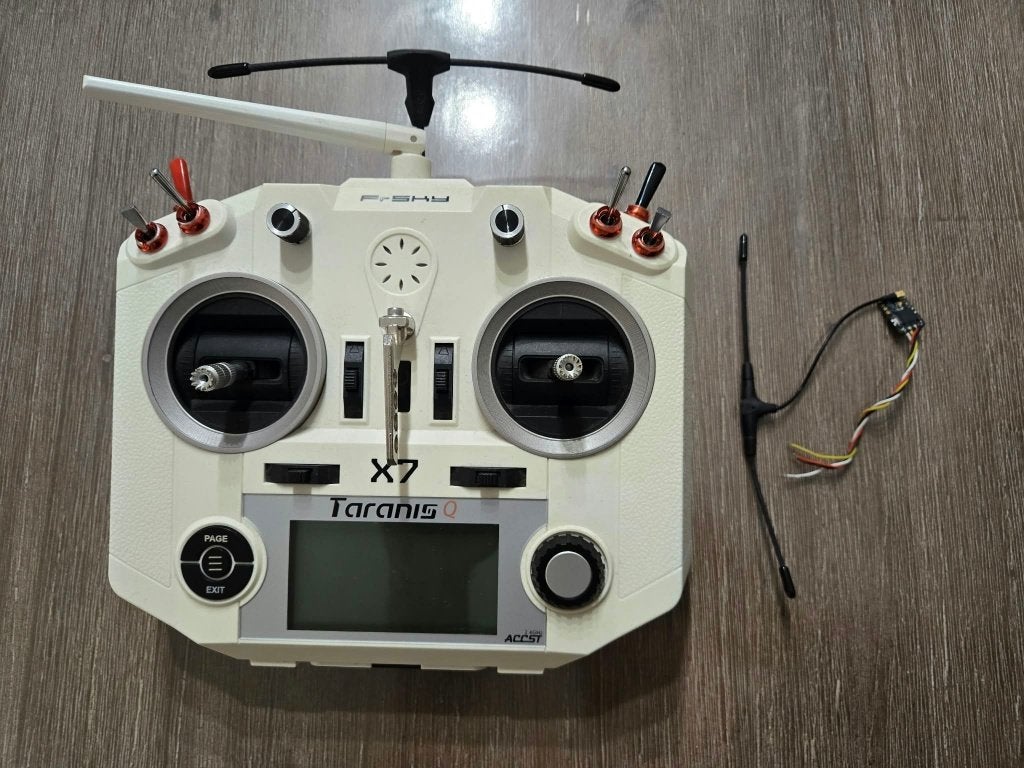 télécommande TARANISQ X7 4 en 1 + TBS CROSSFIRE, Enlèvement ou Envoi, Neuf