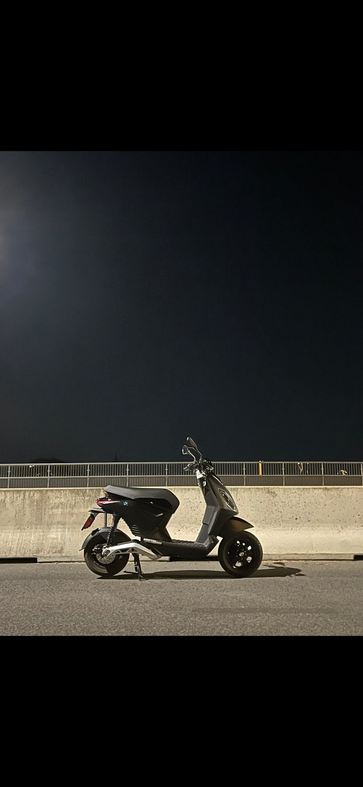 Piaggio 1 e, Ophalen, Elektrisch, Klasse A (25 km/u), Zo goed als nieuw