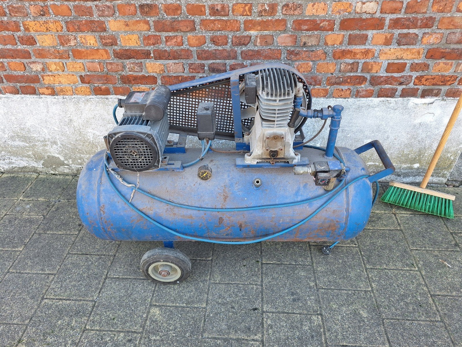 compressor met luchtlek, Doe-het-zelf en Bouw, Ophalen, Gebruikt