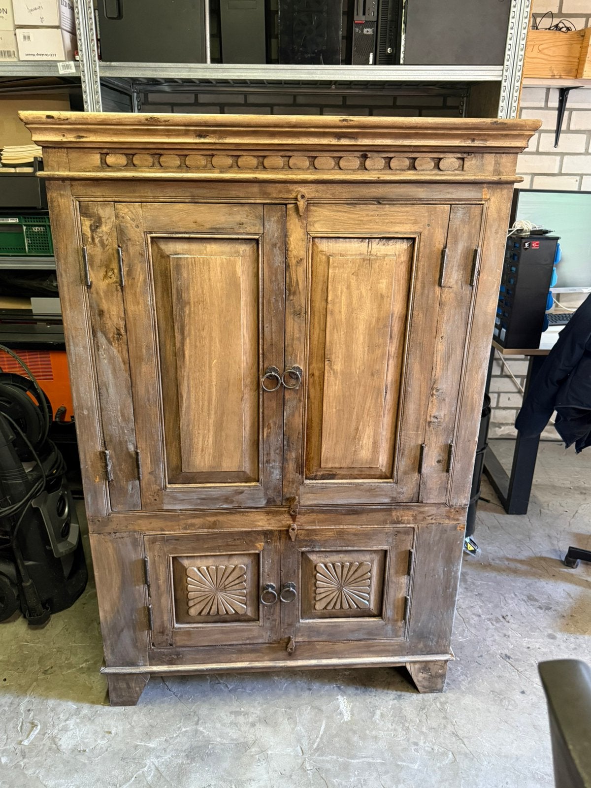 Te koop: Prachtige oude massief houten tv-/bergkast, Antiquités & Art, Antiquités | Meubles | Armoires, Enlèvement
