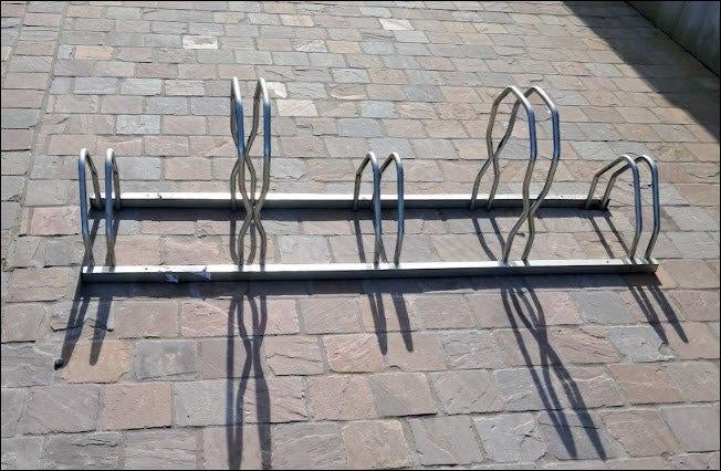 Aluminium fietsenrek – plaats voor meerdere fietsen (160 cm), Ophalen, Gebruikt