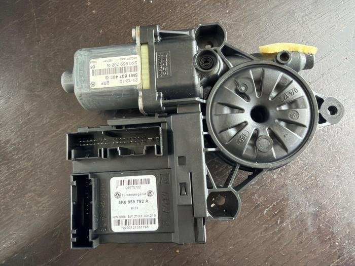 Moteur de vitre portière d'un Volkswagen Golf Plus, Autos : Pièces & Accessoires, Volkswagen, -, 3 mois de garantie, Utilisé