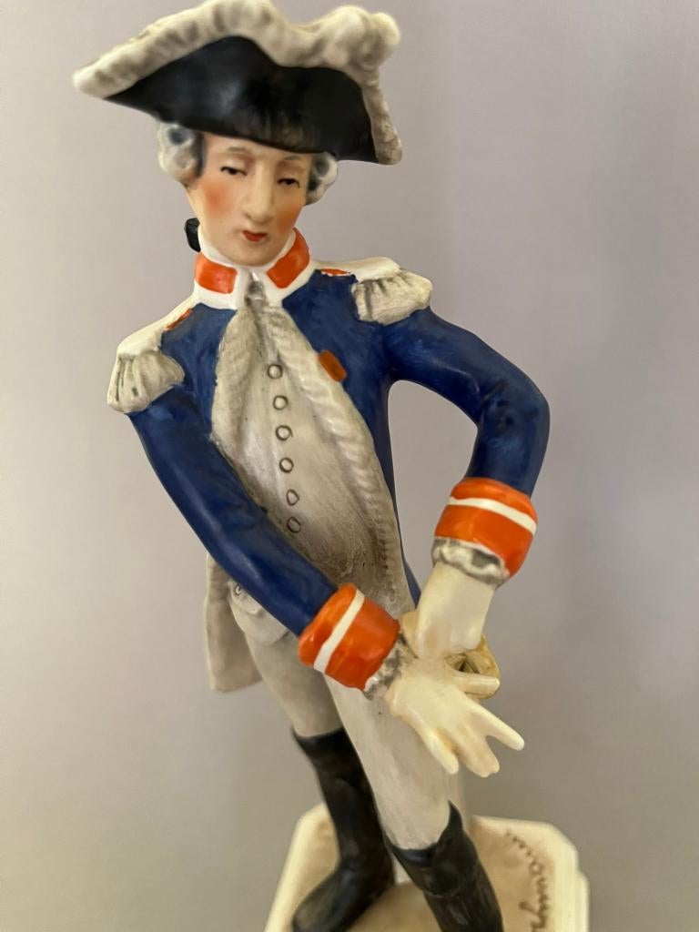 Goebel beeldje Officier de la Garde 1786 – porselein, Ophalen