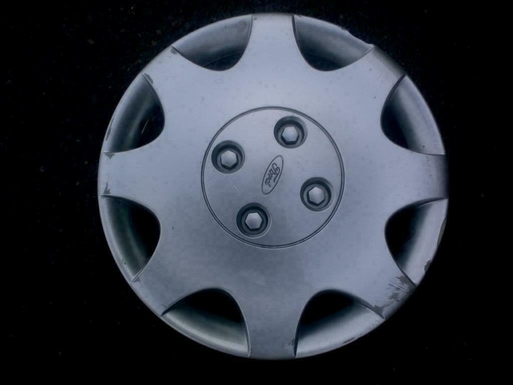 Wieldoppen Ford 13 en 14 inch
Enkel 1 stuk per model.
Enkel, Ophalen, Gebruikt
