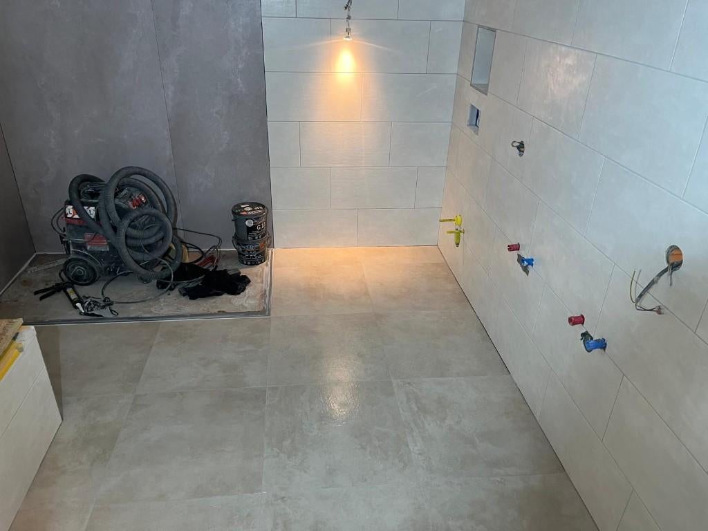 Carreleur expérimenté - Carrelage, peinture & rénovation, Services & Professionnels, Plâtriers & Carreleurs, Plâtre, Enduit décoratif (Spachtelputz)
