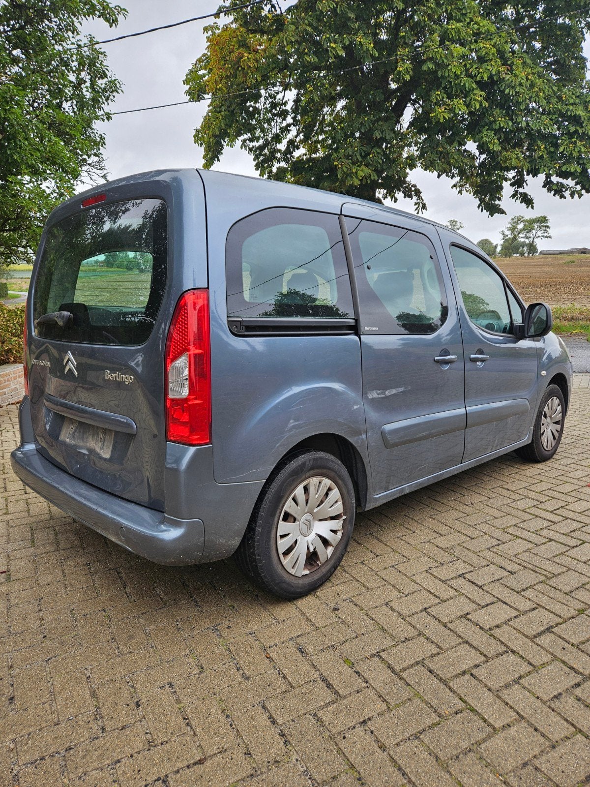 Citroen berlingo 1.6 hdi multispace 5 plaatsen, Autos, Citroën, Argent ou Gris, Entreprise, Boîte manuelle, Entretenue par le concessionnaire