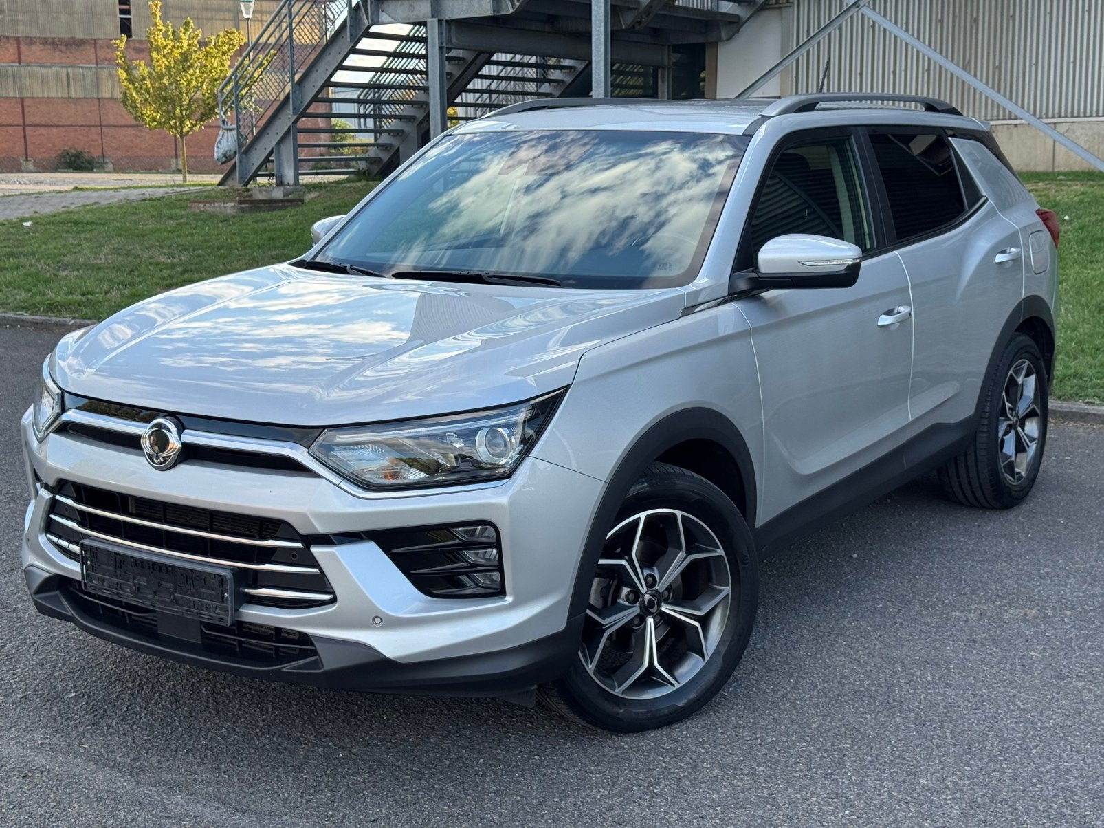 SsangYong Korando 1.6 E-XDI GARANTIE 12 MOIS AUTOMATIQUE, 100 kW, Argent ou Gris, Achat, Entretenue par le concessionnaire