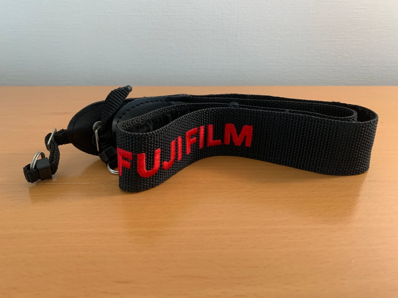 Bandouliere Fujifilm, Enlèvement ou Envoi, Comme neuf
