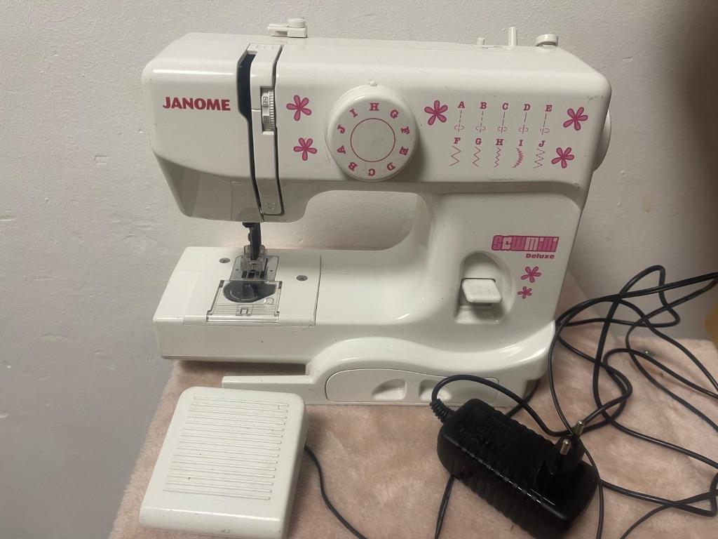 Janome Deluxe Mini naaimachine Zo goed als Nieuw, Ophalen, Zo goed als nieuw, Naaimachine, Janome