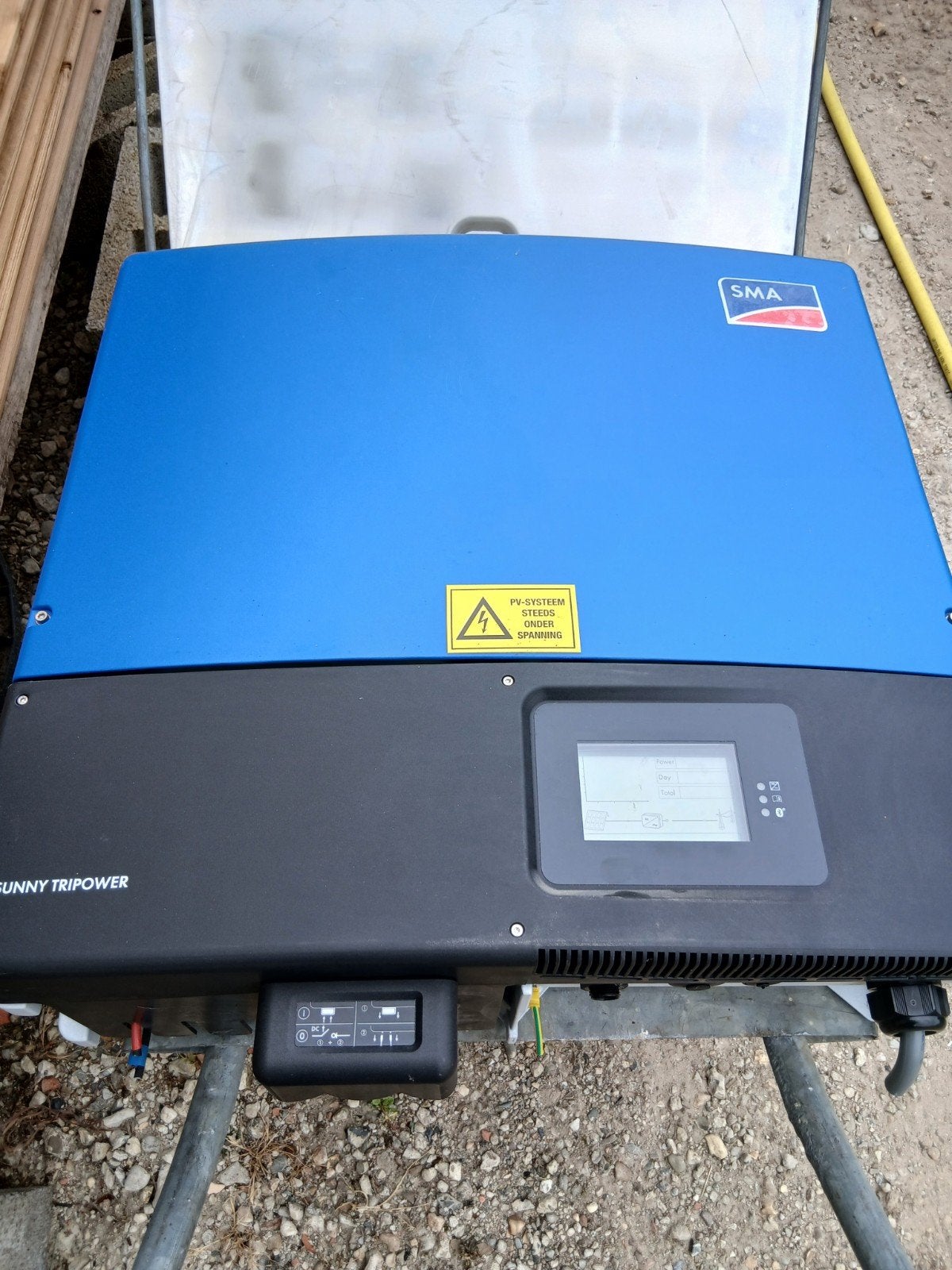 SMA omvormer 10 kW, Ophalen