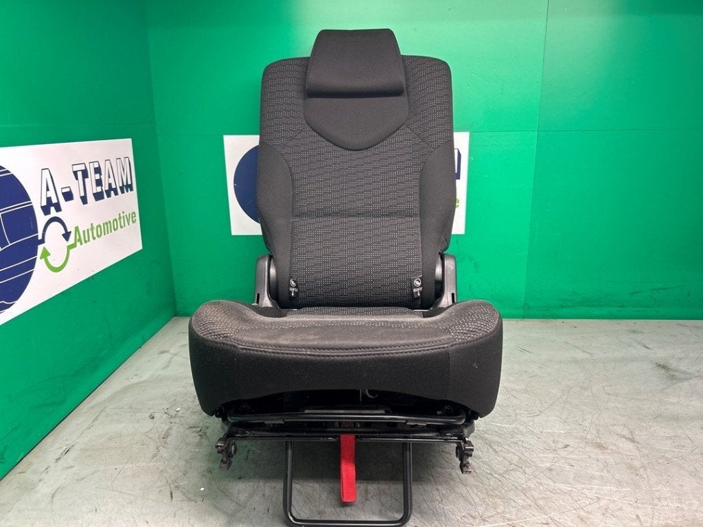 SIEGE ARRIÈRE C Peugeot 308 SW (4E / H) (01-2007/10-2014), Kontakt-peugeot@peugeot.com, Utilisé, Peugeot Deutschland GmbH, Bahnhofsplatz
65423  Rüsselsheim, DE