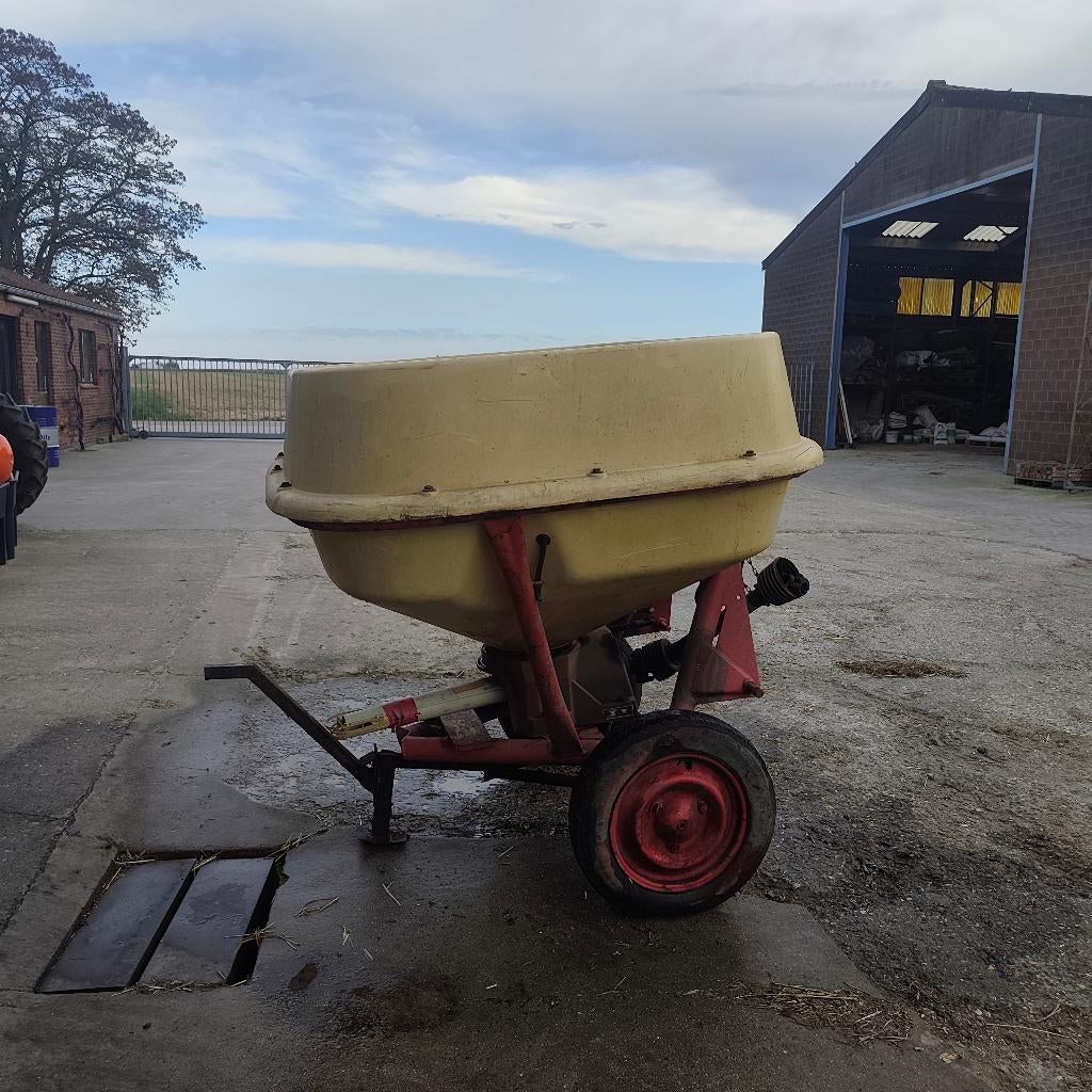 Stoffenstrooier, Zakelijke goederen, Landbouw | Werktuigen, Ophalen, Akkerbouw, Gewasbescherming en Bemesting