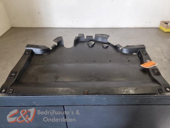 Plaque de protection moteur d'un Renault Trafic, Renault, -, 3 mois de garantie, Utilisé