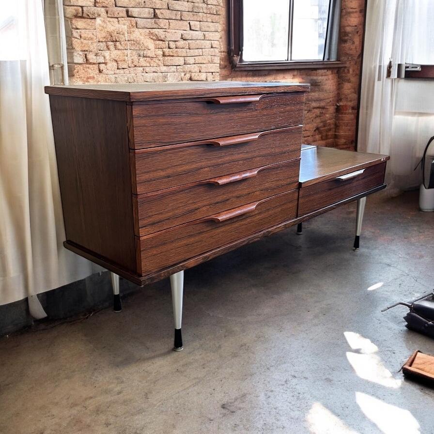 vintage tv kast / lage kast / lowboard, Antiek en Kunst, Ophalen