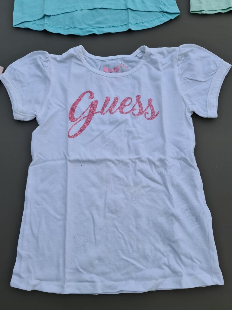 wit-roze t-shirt Guess, GUESS, 116, Kinderen en Baby's, Ophalen, Zo goed als nieuw