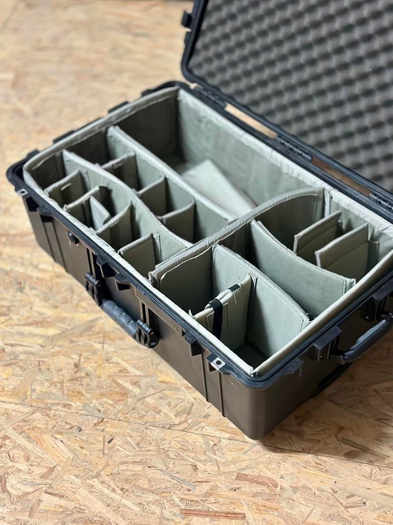 Pelicase 1650/1654 met velcro vakverdeling, Enlèvement ou Envoi, Comme neuf, Autres types, Autres marques