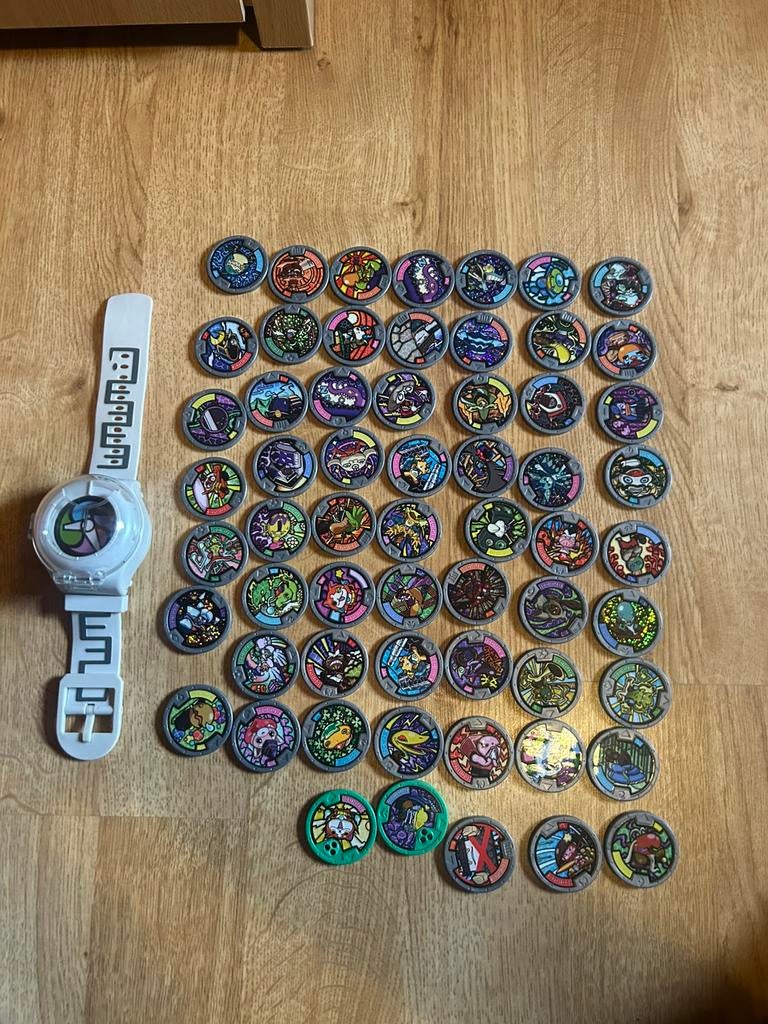 Lot motre et jeton yokai watch, Verzenden, Overige materialen