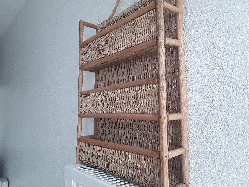 Etagere en osier, Enlèvement