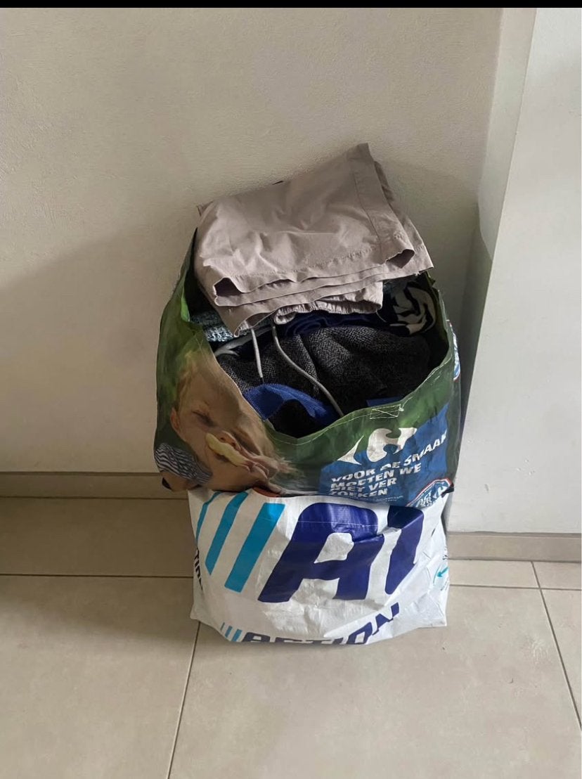 Deux sachets de vetement S/M homme, Enlèvement, Comme neuf