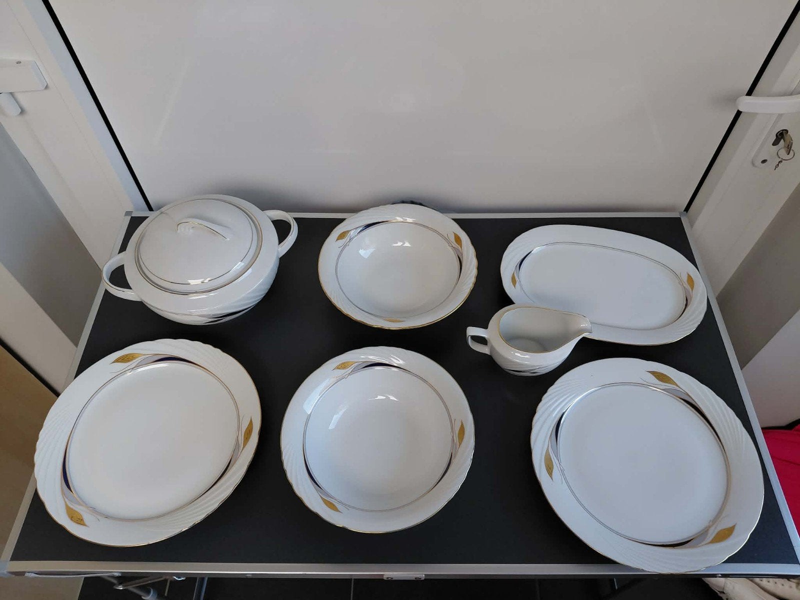 servies schalen, Ophalen