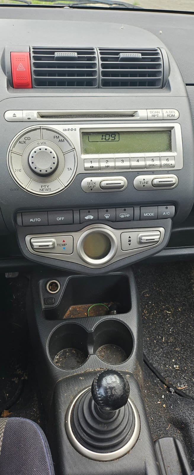 HONDA JAZZ 1.4 ESSENCE 118000 KM, Auto's, Zwart, Elektrische ramen, Bedrijf, Zilver of Grijs