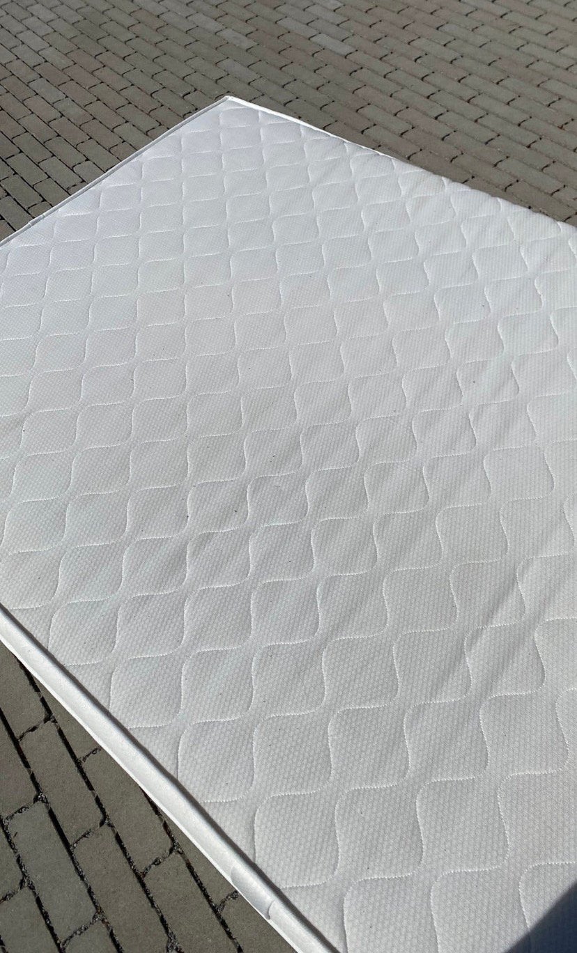 Gratis matras 140 x 200cm, Ophalen, Gebruikt