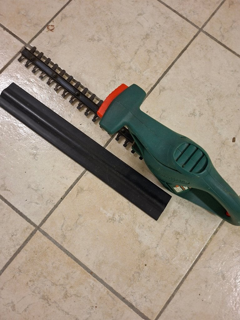 heggenschaar van black & Decker in goede staat, Tuin en Terras, Heggenscharen, Ophalen, Gebruikt, Black&Decker
