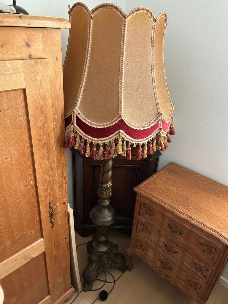 Lampadair, Ophalen