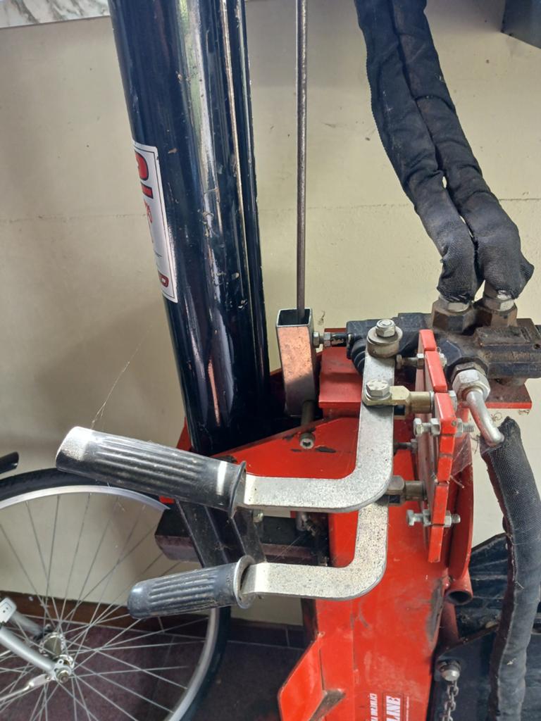 Klifmachine, Fietsen en Brommers, Ophalen
