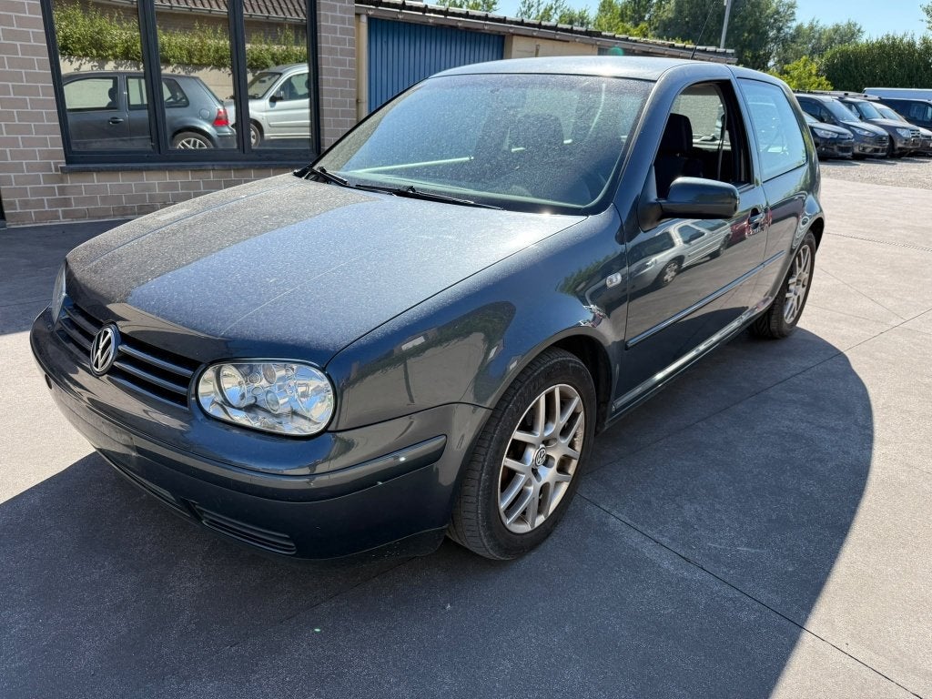 Volkswagen Golf 4 1.6Essence Euro4 Uniquement Marchand!, Autos, Volkswagen, Argent ou Gris, Achat, Entreprise, Boîte manuelle