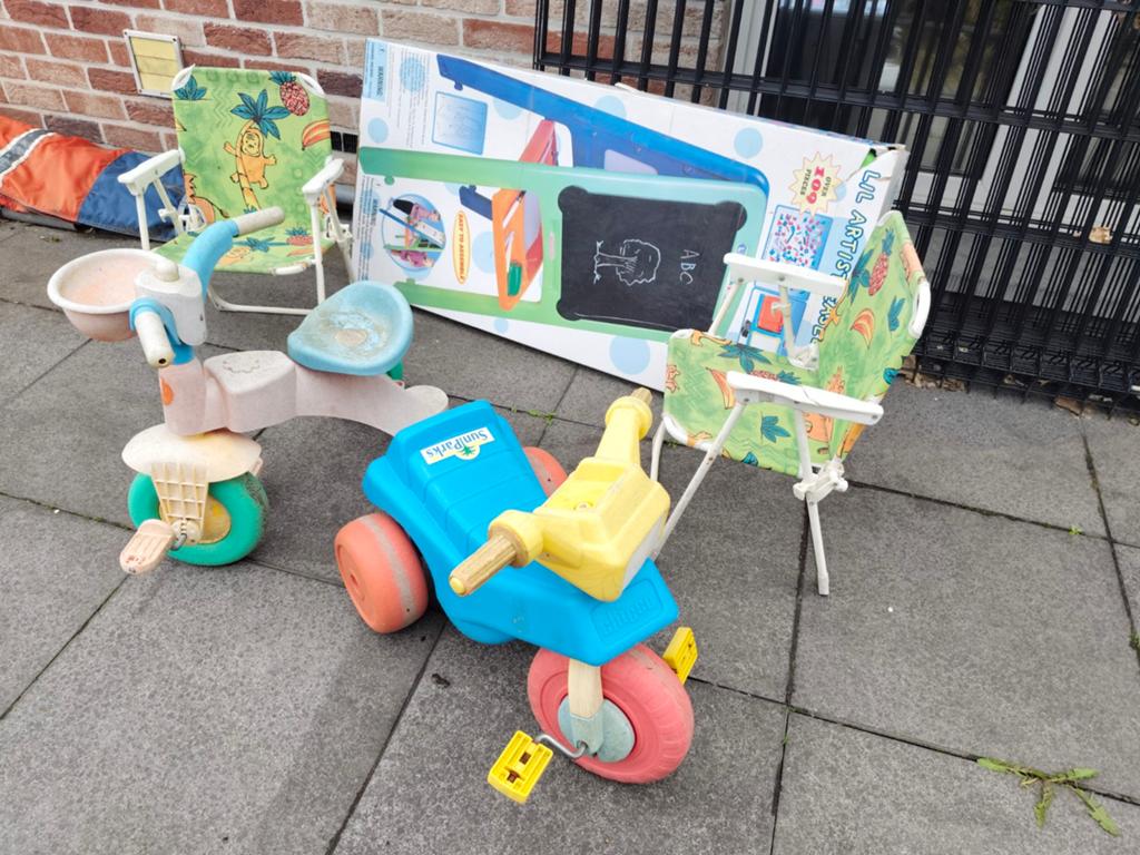 Driewielers,  magneetbord/krijtbord, kinderstoeltjes, Kinderen en Baby's, Ophalen
