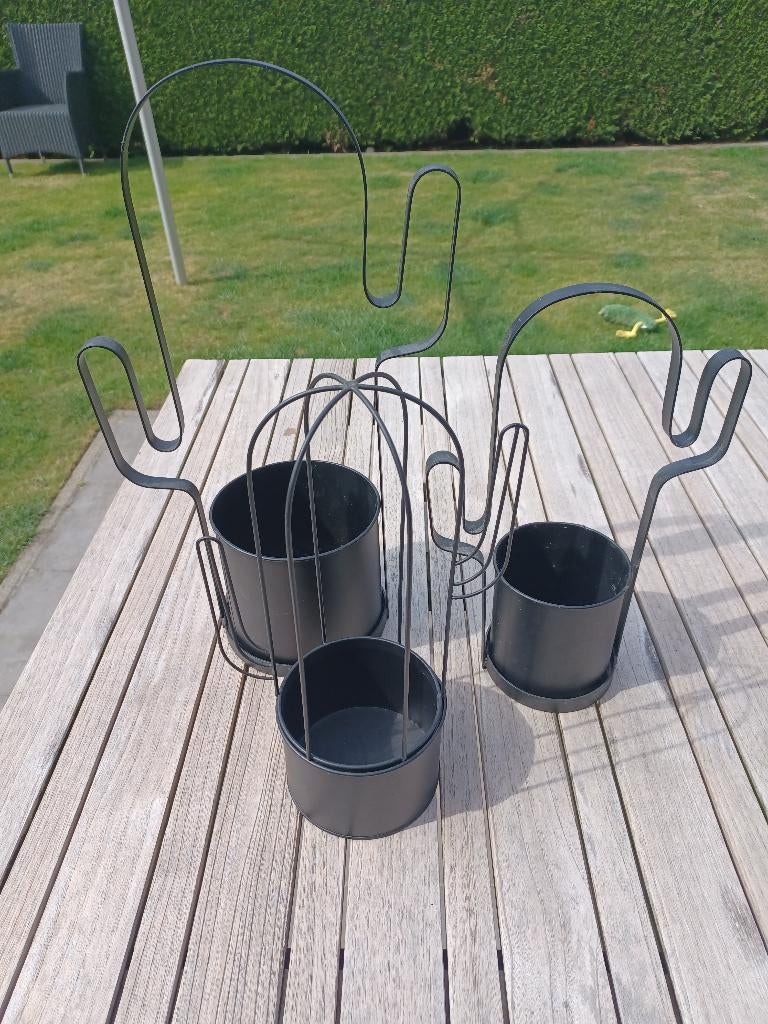 bloempotten in de vorm van cactus 3 stuks, Ophalen of Verzenden, Gebruikt, Overige materialen, Balkon