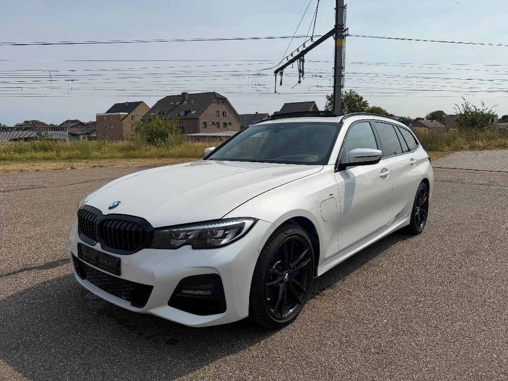 BMW 330e G21 2020 72xxxkm PANO 360 M pack, Auto's, BMW, Automaat, Achterwielaandrijving, Parkeerassistent, Euro 6