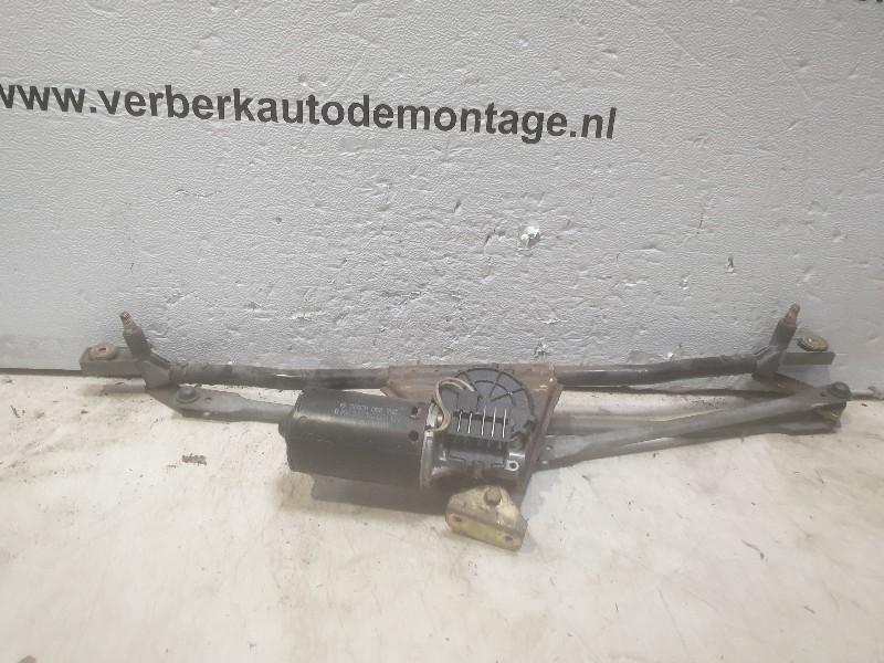 MOTEUR + TRINGLERIE ESSUIE GLACE AVANT Volvo 480, Utilisé, Volvo