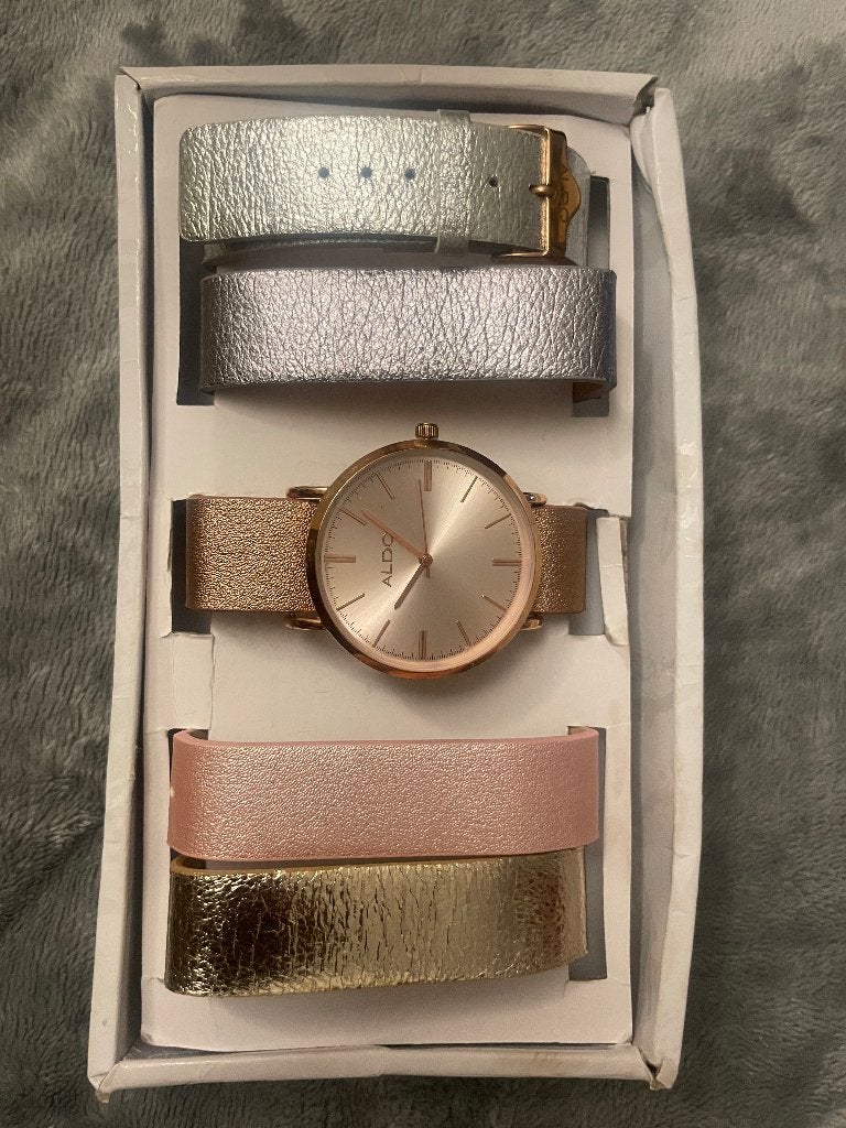 Coffret montre ALDO et 4 bracelets interchangeables, Bijoux, Sacs & Beauté, Montre-bracelet, Autres marques, Comme neuf, Synthétique