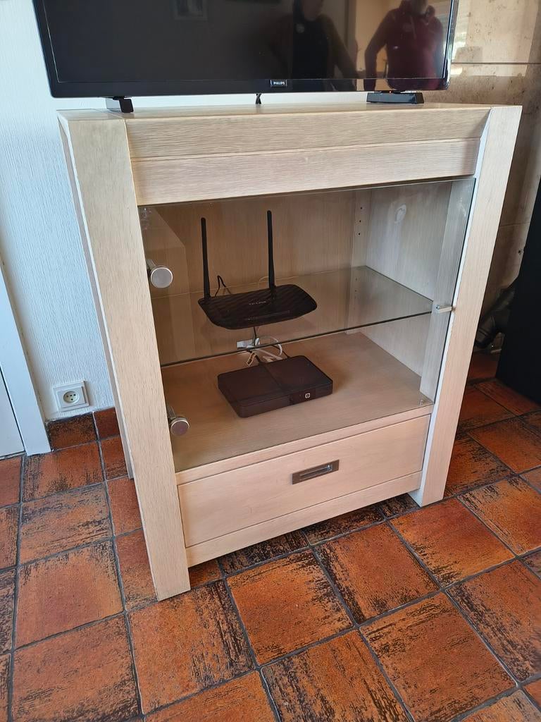 tv kast met glazen deur, eikkleurig, Huis en Inrichting, Ophalen