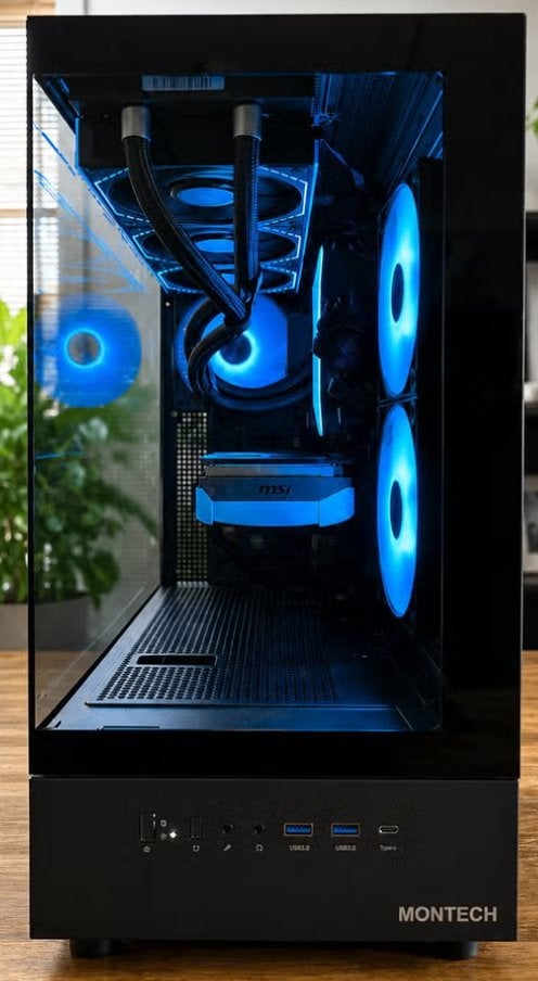 Gaming PC Ryzen 7 7800X3D + RTX 5070 – 32GB DDR5, Games en Spelcomputers, Ophalen, Zo goed als nieuw, Platform