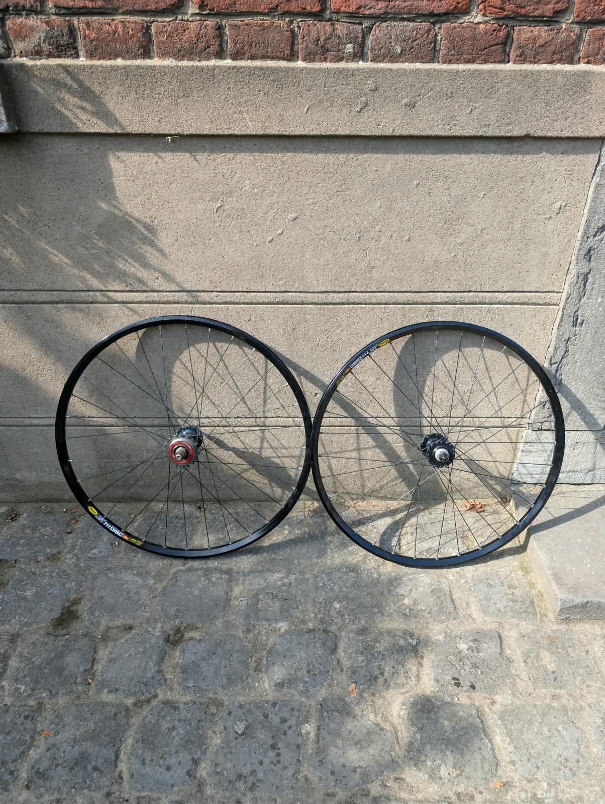 Paire de roues Paul Component sur jantes Mavic 717 Disc 26'', Vélos & Vélomoteurs, Comme neuf, Aluminium, Roue, Enlèvement