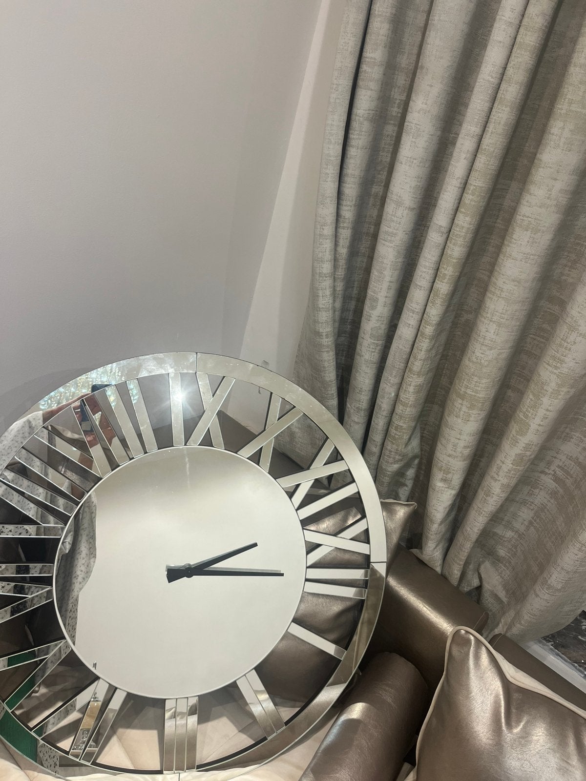 Horloge miroir, Enlèvement, Comme neuf