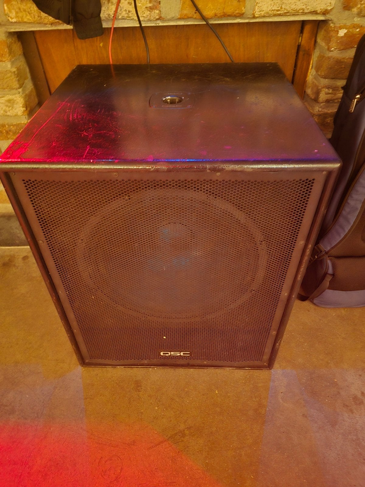 sono QSC SubK118 + 2 Hpr 12, TV, Hi-fi & Vidéo, Enlèvement, Neuf, Kit d'enceintes, Autres marques