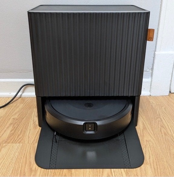 iRobot Roomba Combo 10 Max + AutoWash Dock: €450 of bod, Bedienbaar via app, IRobot, Zo goed als nieuw, Robotstofzuiger