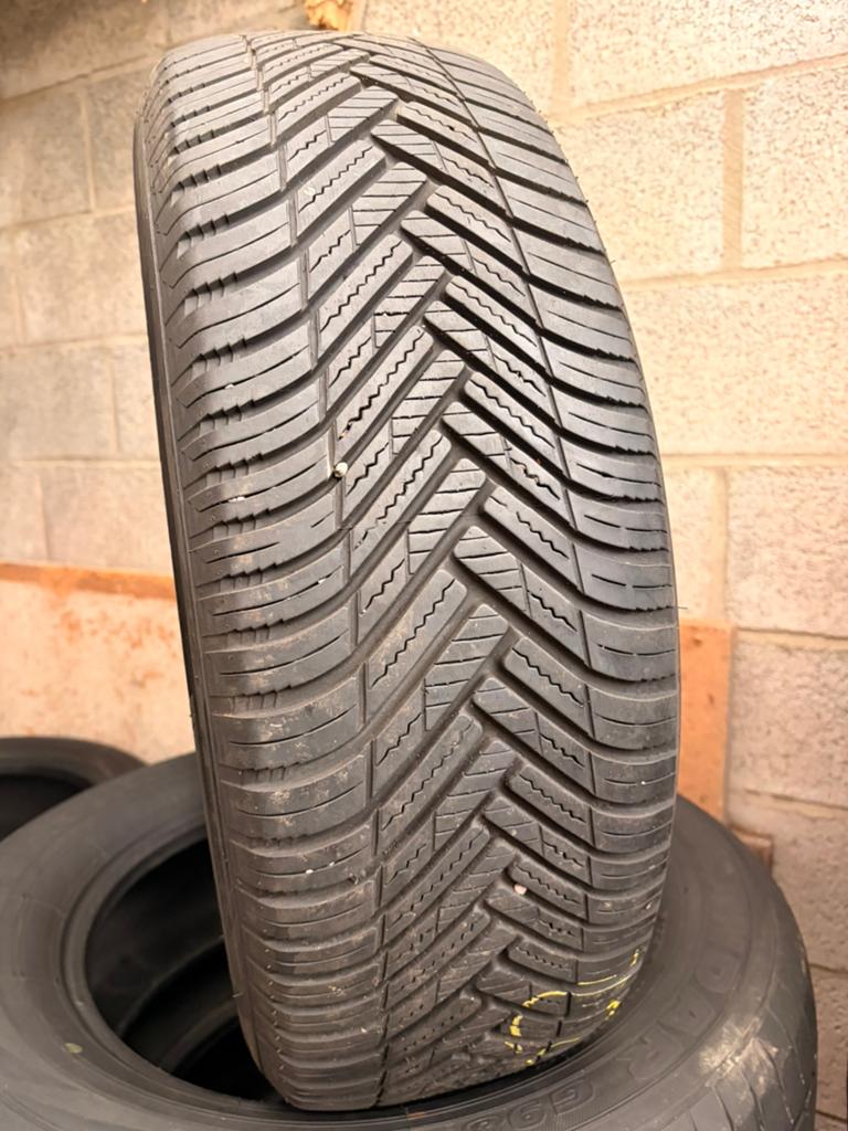 225 65r17 Hankook avec montage et équilibrage, Ophalen, Gebruikt